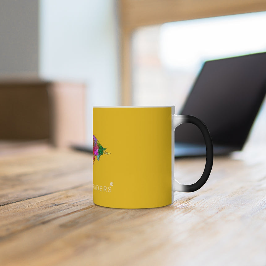 Taza Cambiante de Color Amarillo con Toro Mosaico